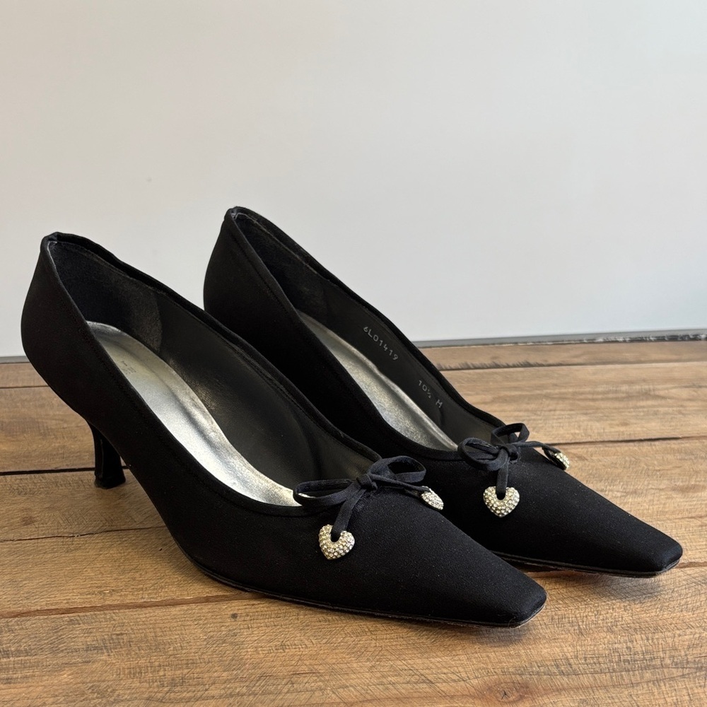 Stuart Weitzman Black Heels with Bow and Heart Detail